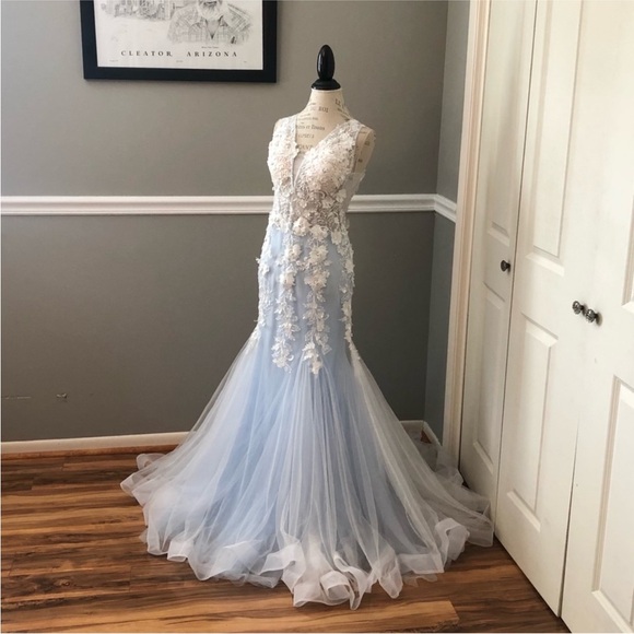 🌙💙 SAY YES TO THE DRESS 🌎🌟 - Picture 4 of 16